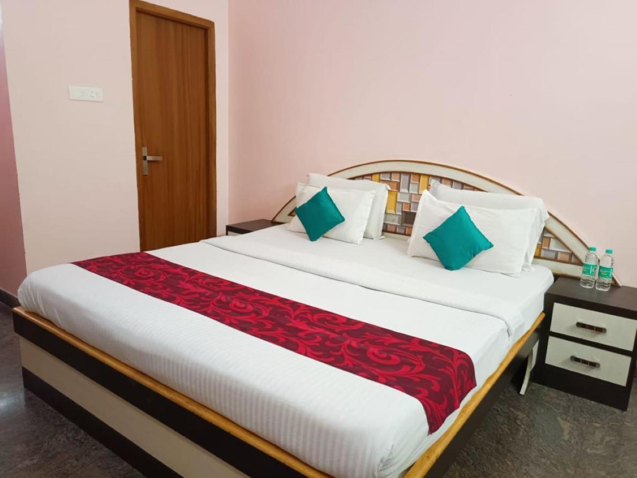 Royal Garden Yercaud Hotell Exteriör bild