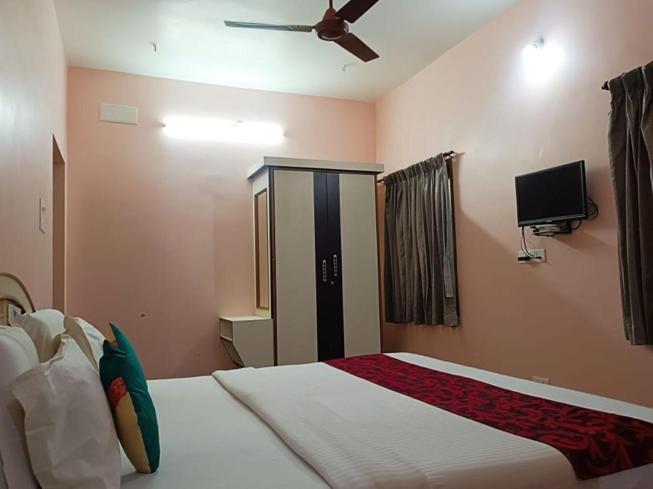 Royal Garden Yercaud Hotell Exteriör bild