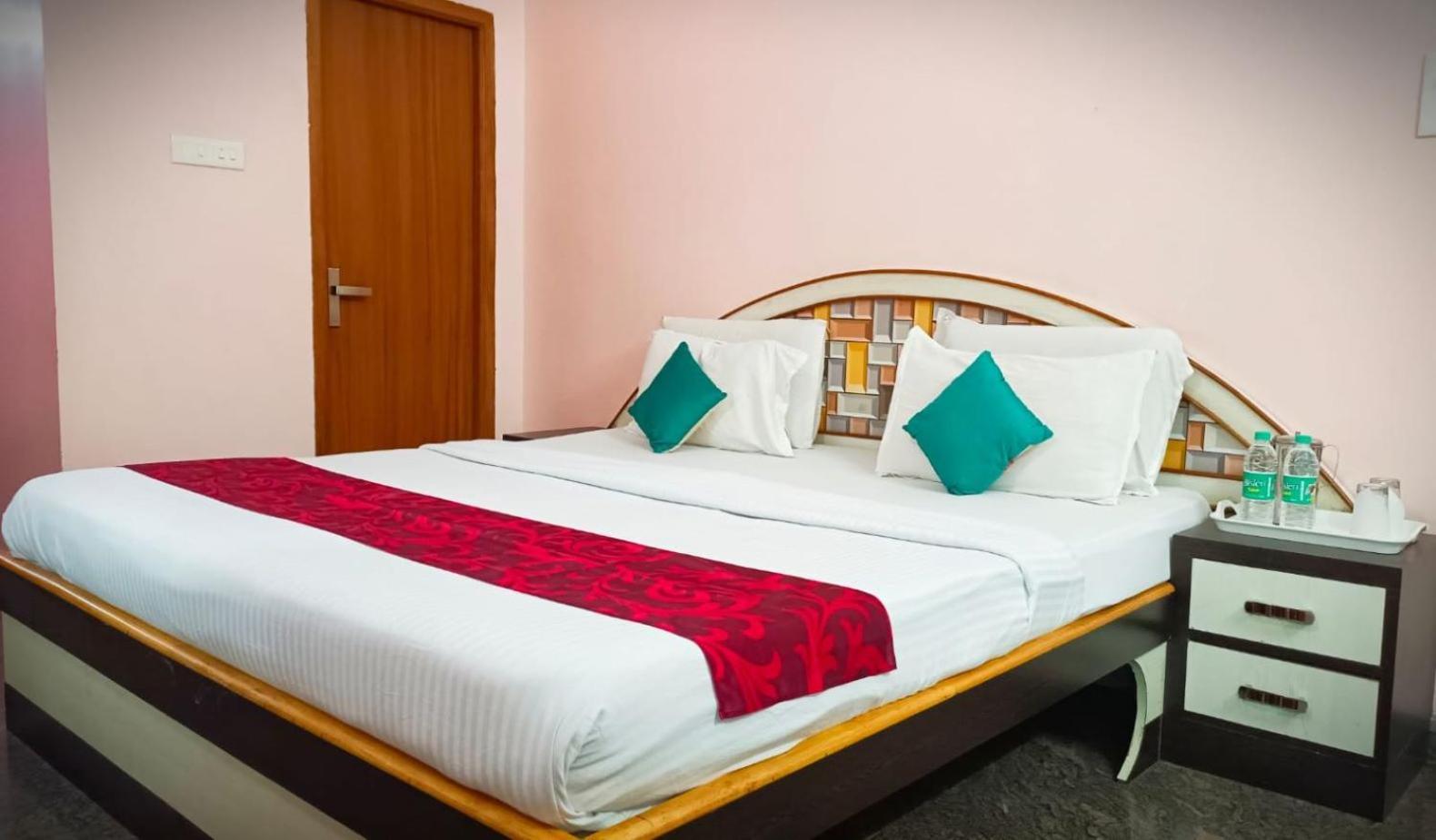 Royal Garden Yercaud Hotell Exteriör bild